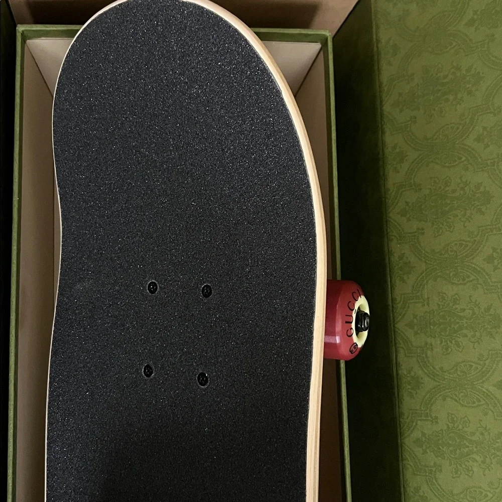 Gucci Skateboard 🛹❤️💚